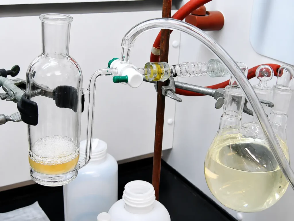 what is solid phase peptide synthesis